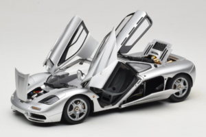 McLaren F1 Plata LCD 1:18 LCD18014-SI Metal - imagen 2 de 8