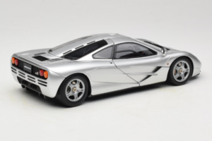 McLaren F1 Plata LCD 1:18 LCD18014-SI Metal - imagen 3 de 8