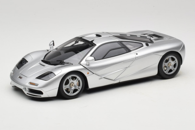 McLaren F1 Plata LCD 1:18 LCD18014-SI Metal