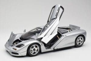 McLaren F1 Plateado Minichamps 1:12 530133129 Metal - imagen 2 de 8