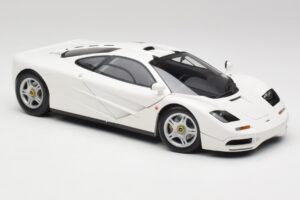 McLaren F1 Blanco Minichamps 1:18 530133424 Metal - imagen 6 de 8
