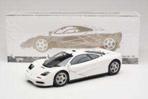 McLaren F1 Blanco Minichamps 1:18 530133424 Metal - imagen 8 de 8