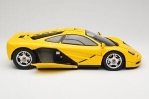 McLaren F1 Amarillo Minichamps 1:12 530133121 Metal - imagen 4 de 9