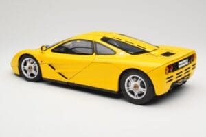 McLaren F1 Amarillo Minichamps 1:12 530133121 Metal - imagen 8 de 9