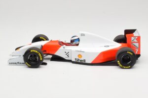 McLaren Ford MP4/8 #7 M. Hakkinen 1993 Minichamps 1:18 530931837 Metal - imagen 3 de 6