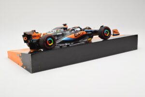 McLaren MCL60 #81 O. Piastri Australian GP 2023 Minichamps 1:18 533231881 Metal - imagen 3 de 5