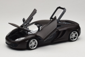 McLaren MP4-12C Matt Black Minichamps 1:18 110133021 Metal - imagen 2 de 8