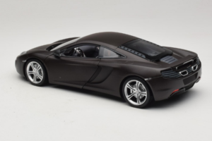 McLaren MP4-12C Matt Black Minichamps 1:18 110133021 Metal - imagen 7 de 8