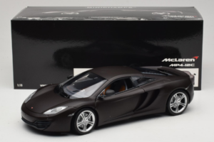 McLaren MP4-12C Matt Black Minichamps 1:18 110133021 Metal - imagen 8 de 8