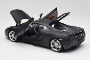 McLaren MP4-12C Matt Satellite Gris Minichamps 1:18 110133024 Metal - imagen 5 de 8