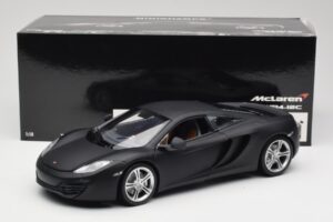 McLaren MP4-12C Matt Satellite Gris Minichamps 1:18 110133024 Metal - imagen 8 de 8