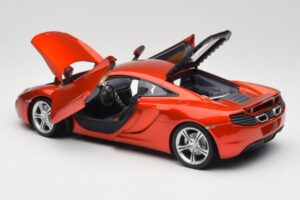 McLaren MP4-12C Orange Metallic Minichamps 1:18 110133020 Metal - imagen 5 de 8