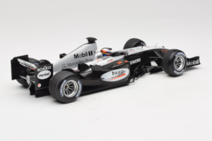 McLaren MP4-19 Mercedes J.P. Montoya Test Car 2005 Minichamps 1:18 533051880 Metal - imagen 2 de 7