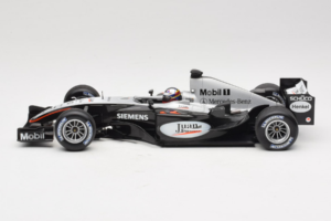 McLaren MP4-19 Mercedes J.P. Montoya Test Car 2005 Minichamps 1:18 533051880 Metal - imagen 3 de 7
