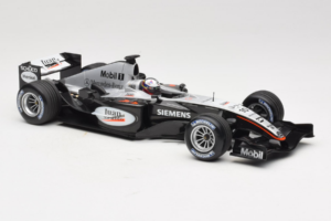 McLaren MP4-19 Mercedes J.P. Montoya Test Car 2005 Minichamps 1:18 533051880 Metal - imagen 4 de 7