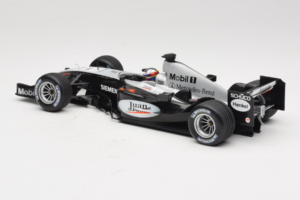 McLaren MP4-19 Mercedes J.P. Montoya Test Car 2005 Minichamps 1:18 533051880 Metal - imagen 5 de 7