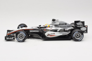 McLaren MP4-20 Mercedes #10 J.P. Montoya F1 2005 Minichamps 1:18 B66962338 Metal - imagen 3 de 6