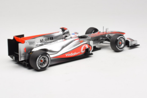 McLaren MP4-25 Mercedes #1 J. Button Vodafone McLaren Showcar F1 2010 Minichamps 1:18 530101801 Metal - imagen 2 de 7