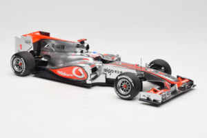 McLaren MP4-25 Mercedes #1 J. Button Vodafone McLaren Showcar F1 2010 Minichamps 1:18 530101801 Metal - imagen 4 de 7