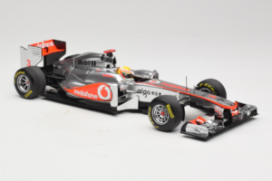 McLaren MP4-26 Mercedes #3 L. Hamilton Vodafone McLaren F1 2011 Minichamps 1:18 530111803 Metal - imagen 4 de 7