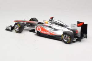 McLaren MP4-26 Mercedes #3 L. Hamilton Vodafone McLaren F1 2011 Minichamps 1:18 530111803 Metal - imagen 5 de 7