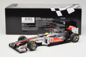 McLaren MP4-26 Mercedes #3 L. Hamilton Vodafone McLaren F1 2011 Minichamps 1:18 530111803 Metal - imagen 6 de 7