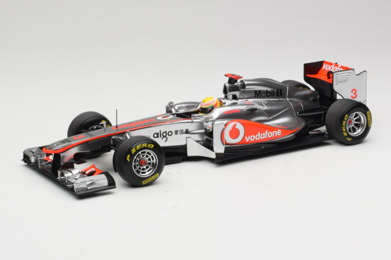 McLaren MP4-26 Mercedes #3 L. Hamilton Vodafone McLaren F1 2011 Minichamps 1:18 530111803 Metal