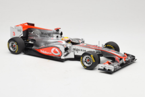 McLaren MP4-26 Mercedes #3 L. Hamilton Vodafone McLaren Showcar F1 2011 Minichamps 1:18 530111873 Metal - imagen 4 de 7