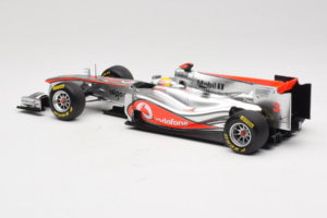McLaren MP4-26 Mercedes #3 L. Hamilton Vodafone McLaren Showcar F1 2011 Minichamps 1:18 530111873 Metal - imagen 5 de 7