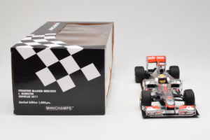 McLaren MP4-26 Mercedes #3 L. Hamilton Vodafone McLaren Showcar F1 2011 Minichamps 1:18 530111873 Metal - imagen 7 de 7
