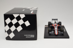 McLaren MP4-30 Honda #22 J. Button McLaren Honda F1 Team Australian Grand Prix 2015 Minichamps 1:18 537151822 Metal - imagen 6 de 7
