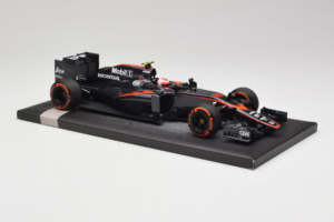 McLaren MP4-30 Honda #22 J. Button McLaren Honda F1 Team Spanish Grand Prix 2015 Minichamps 1:18 537151122 Metal - imagen 4 de 7
