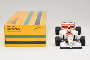 McLaren MP4/8 Ford #8 A. Senna Marlboro McLaren 1993 Minichamps 1:18 540931808 Metal - imagen 6 de 7