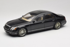 Maybach 57S Negro AUTOart 1:18 76156 Metal