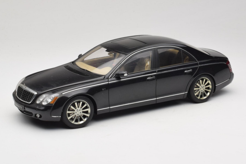 Maybach 57S Negro AUTOart 1:18 76156 Metal