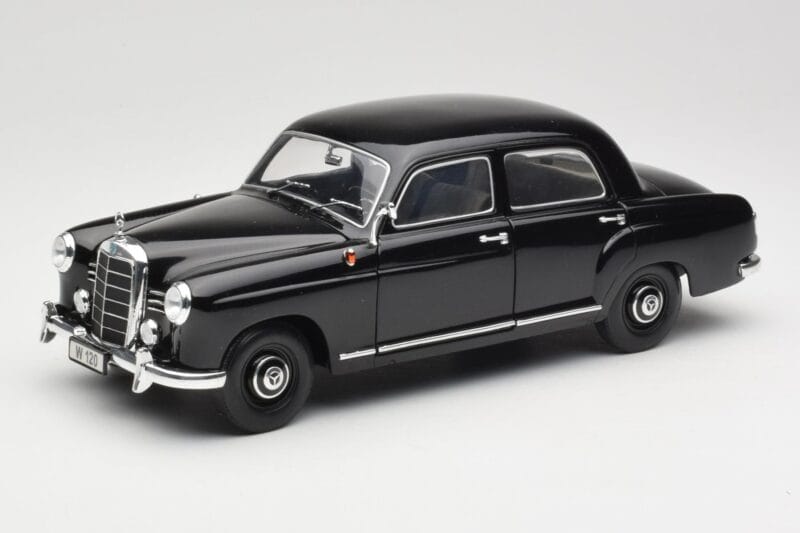 Mercedes 180 W120 Ponton Negro Revell 1:18 08973 Metal