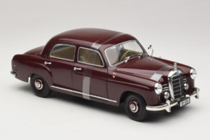 Mercedes 180 Ponton Rojo Oscuro Revell 1:18 08876 Metal - imagen 4 de 6