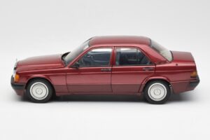 Mercedes 190E W201 2.0 Rojo Dealer Edition AUTOart 1:18 B66040383 Metal - imagen 4 de 8