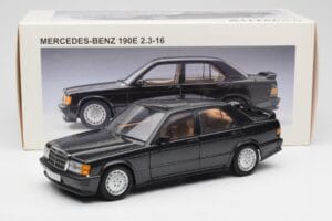 Mercedes 190E 2.3-16 W201 Azul Negro Metallic AUTOart 1:18 76122 Metal - imagen 8 de 8
