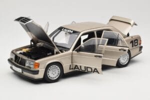 Mercedes 190E 2.3-16 W201 #1 N. Lauda Race of Champions Nurburgring 1984 AUTOart 1:18 88431 Metal - imagen 2 de 8