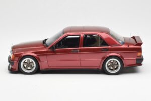 Mercedes 190E 2.5-16 W201 RAUH-Welt Republik Rojo Otto 1:18 OT1083 Resina - imagen 3 de 6