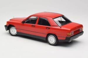 Mercedes 190E W201 Rojo Minichamps 1:18 155037000 Metal - imagen 5 de 6