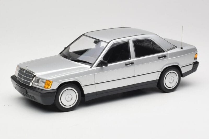 Mercedes 190E W201 Plata Minichamps 1:18 155037004 Metal
