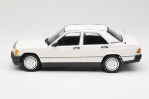 Mercedes 190E W201 Blanco Minichamps 1:18 155037002 Metal - imagen 3 de 6