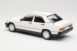 Mercedes 190E W201 Blanco Minichamps 1:18 155037002 Metal - imagen 5 de 6