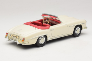 Mercedes 190SL Blanco Maisto 1:18 50274 Metal - imagen 3 de 8
