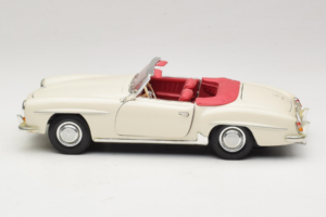 Mercedes 190SL Blanco Maisto 1:18 50274 Metal - imagen 4 de 8