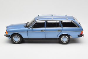 Mercedes 200 S123 T-Model Diamond Azul Edición Dealer Norev 1:18 B66040671 Metal - imagen 4 de 8