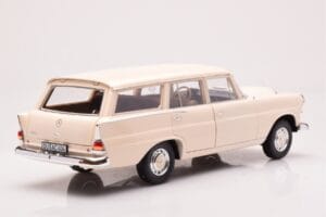Mercedes 200 Universal W110 Crema Norev 1:18 183709 Metal - imagen 3 de 8