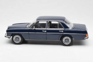 Mercedes 200 W114 Midnight Azul Edición Dealer Norev 1:18 B66040694 Metal - imagen 4 de 8